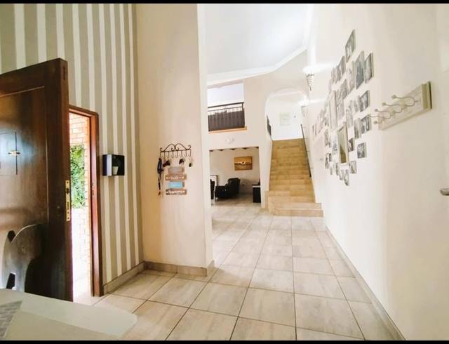 4 BEDROOM HOUSE FOR SALE IN SONNEVELD